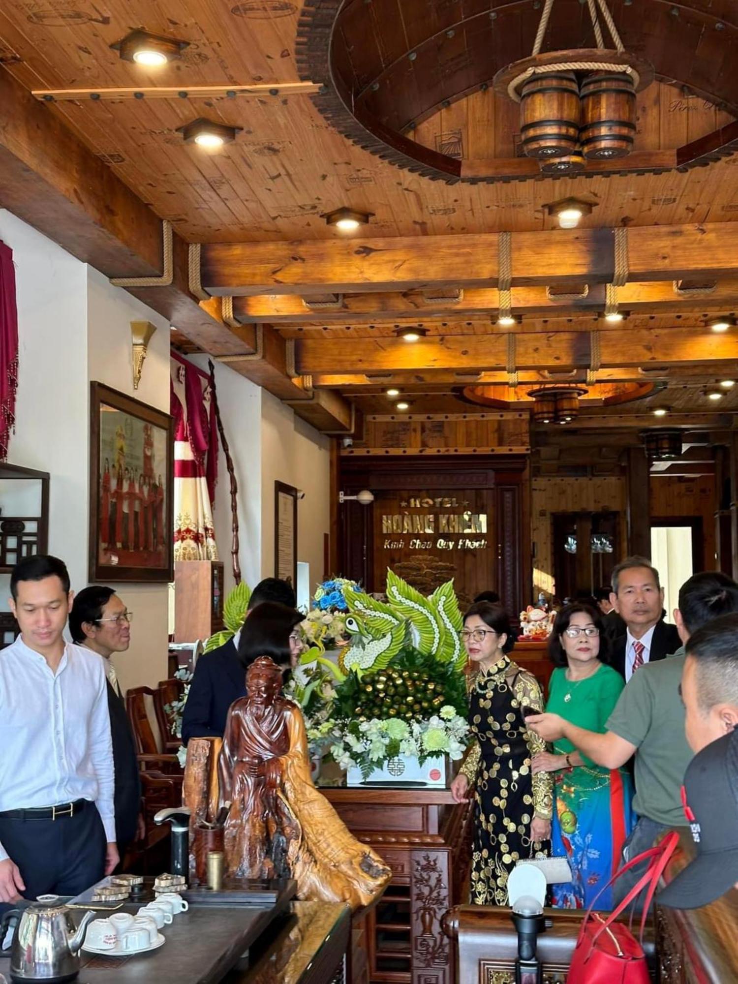 Hoang Khiem Hotel 波来古市 外观 照片